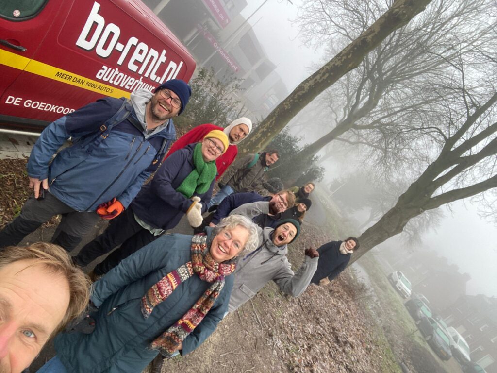 Blije boswachters op de Ruysdeallaan